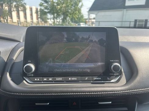 Used 2026 Nissan Rogue SV FWD image 11