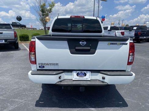 Used 2015 Nissan Frontier Desert Runner RWD image 6