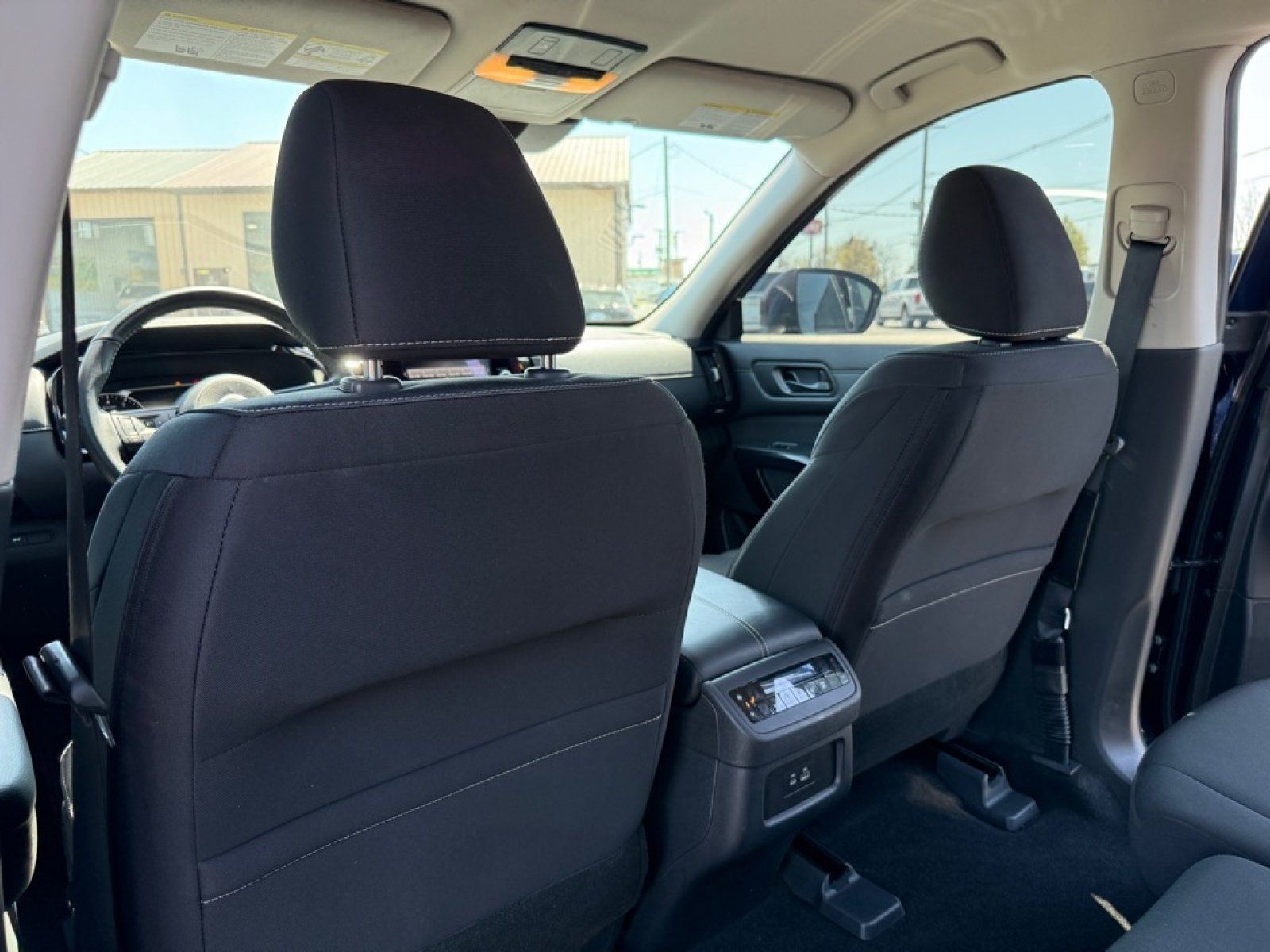 Used 2025 Nissan Pathfinder SV FWD image 28