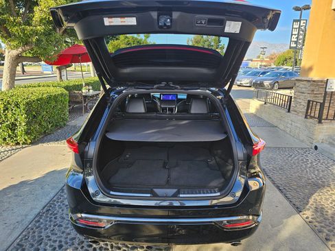 Used 2023 Toyota Venza Nightshade image 28