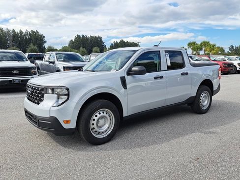 New 2025 Ford Maverick XL image 4