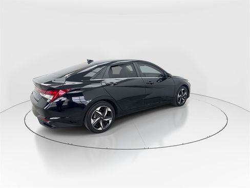 Used 2023 Hyundai Elantra Limited image 8