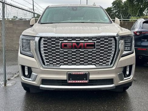 Used 2021 GMC Yukon Denali w/ Denali Ultimate Package AWD/4WD image 3