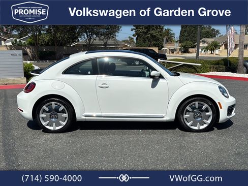 Used 2018 Volkswagen Beetle 2.0T SE w/ SE Premium Package FWD image 9