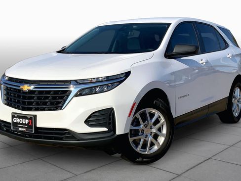 Used 2024 Chevrolet Equinox LS w/ LS Convenience Package FWD image 1