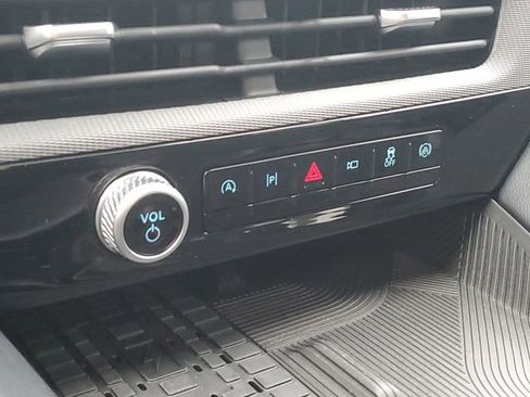 Used 2025 Ford Explorer ST image 19