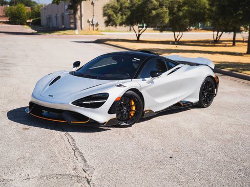 Used 2021 McLaren 765LT RWD image 3