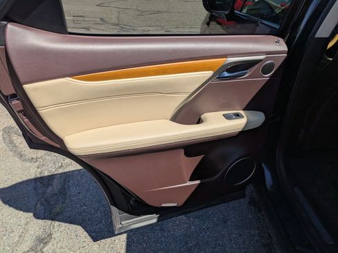 Used 2019 Lexus RX 450h AWD image 32