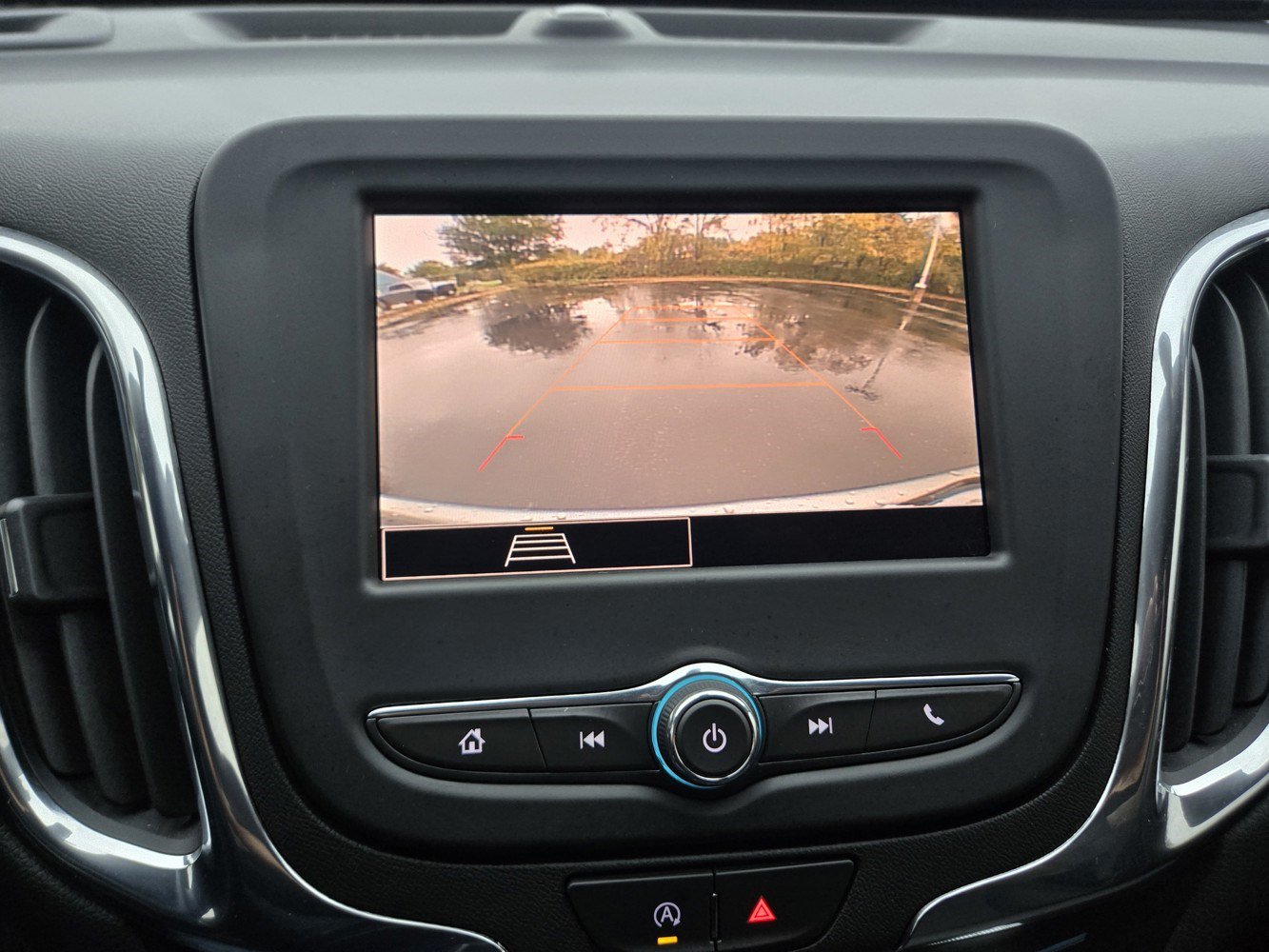 Used 2023 Chevrolet Equinox LT w/ Driver Convenience Package AWD/4WD image 9