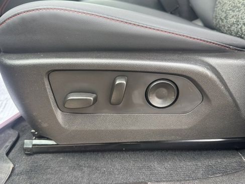 Used 2024 Chevrolet Colorado Z71 w/ Z71 Convenience Package 2 image 9