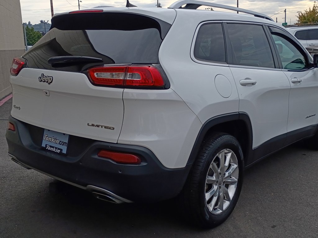 Used 2016 Jeep Cherokee Limited w/ Luxury Group AWD/4WD image 5