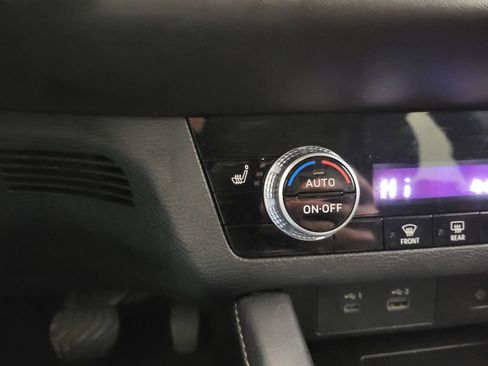 Used 2024 Mitsubishi Outlander FWD image 11