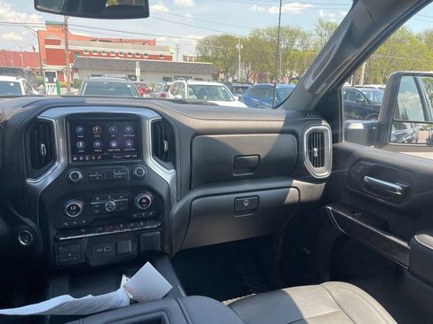 Used 2022 Chevrolet Silverado 2500 LTZ w/ LTZ Convenience Package AWD/4WD image 12