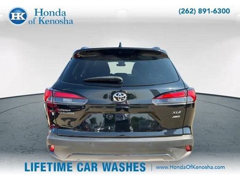 Used 2022 Toyota Corolla Cross XLE w/ Convenience Package image 5