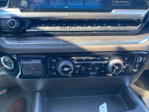Used 2024 Chevrolet Silverado 1500 LTZ w/ LTZ Premium Package AWD/4WD image 23
