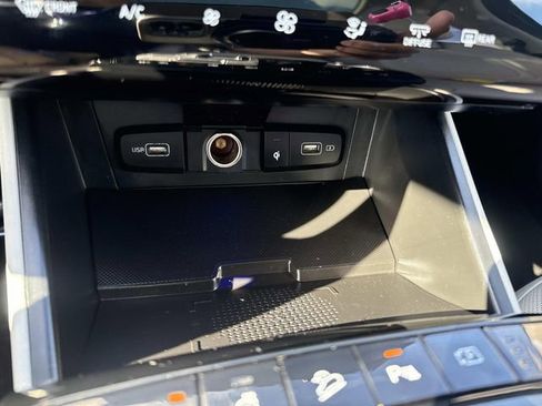 Used 2023 Hyundai Tucson Limited image 26