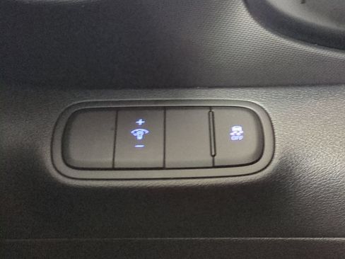 Used 2025 Hyundai Venue Limited FWD image 27