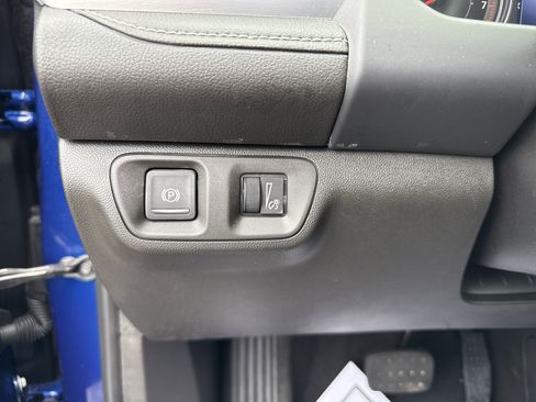 Certified 2023 GMC Acadia SLE w/ Driver Convenience Package image 24