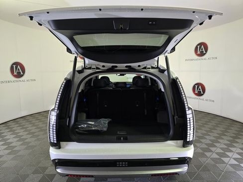 New 2026 Hyundai Ioniq 9 SEL image 8