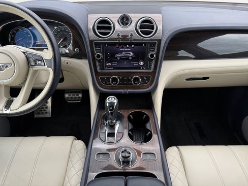 Used 2019 Bentley Bentayga image 8