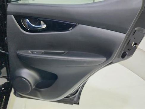 Certified 2022 Nissan Rogue Sport SL FWD image 33