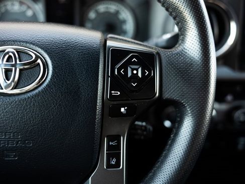 Used 2018 Toyota Tacoma TRD Sport image 13