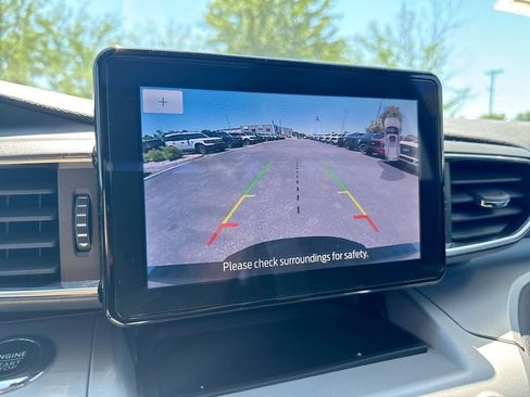 Used 2024 Ford Explorer XLT w/ Equipment Group 202A AWD/4WD image 15