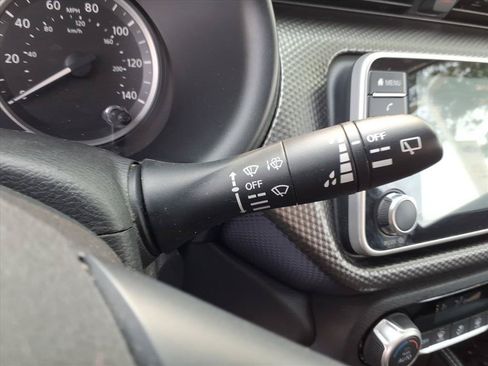Used 2020 Nissan Kicks SV FWD image 22