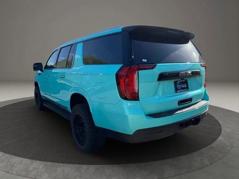 Used 2023 GMC Yukon XL Denali AWD/4WD image 3