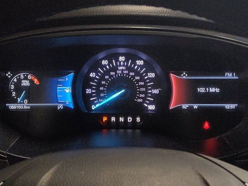 Used 2018 Ford Fusion SE w/ Equipment Group 201A FWD image 23