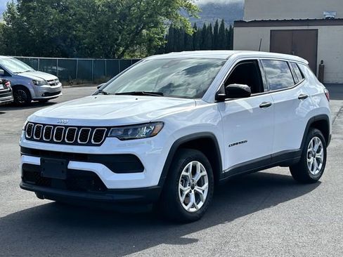 Used 2025 Jeep Compass Sport AWD/4WD image 8