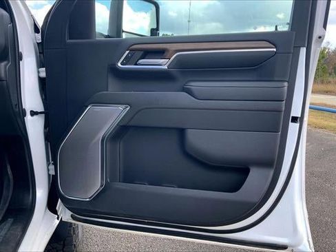 Used 2024 Chevrolet Silverado 2500 High Country w/ High Country Premium Package image 23