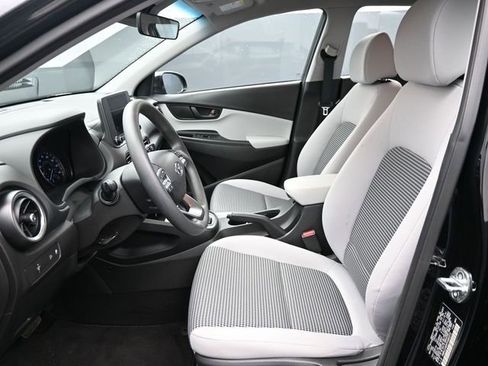 Used 2023 Hyundai Kona SE w/ Cargo Package FWD image 12