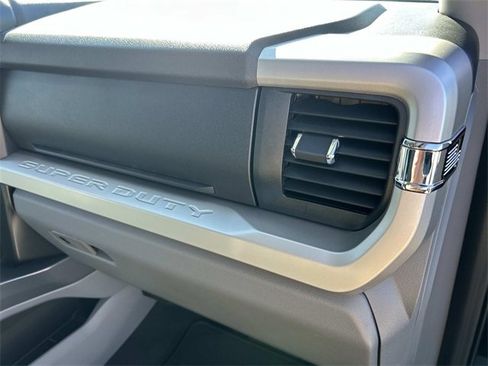 Used 2025 Ford F250 XLT image 25