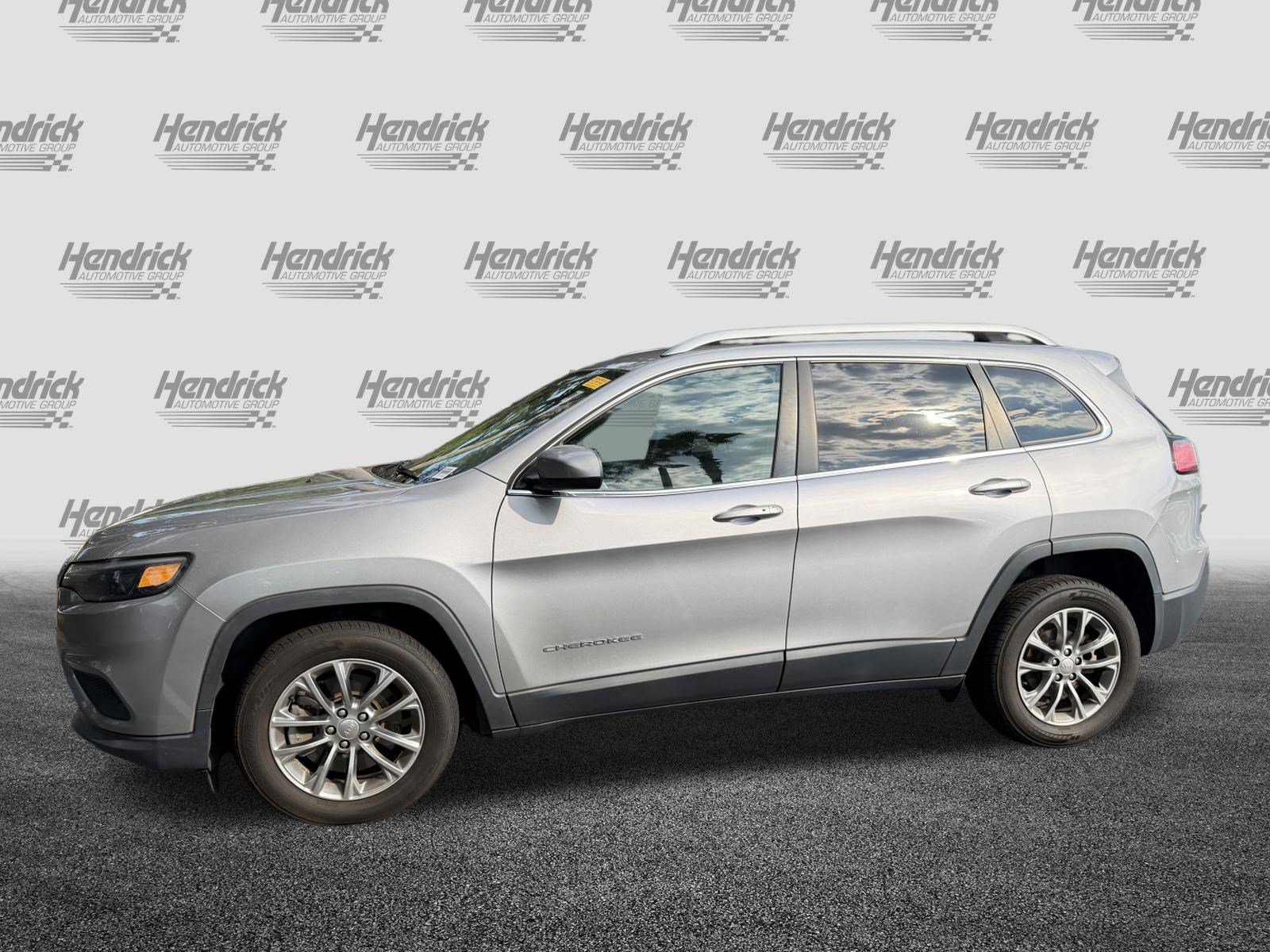 Used 2019 Jeep Cherokee Latitude Plus FWD image 6