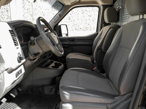 Used 2021 Nissan NV 2500 S image 3