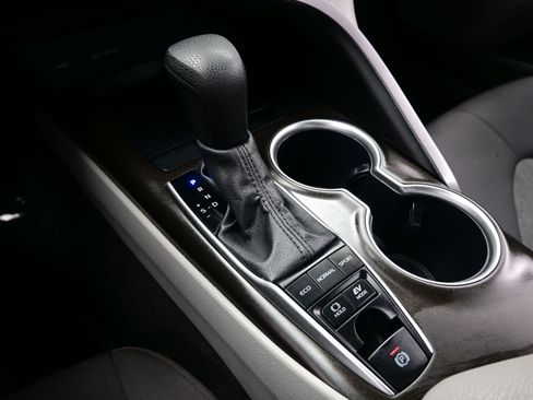 Used 2024 Toyota Camry LE FWD image 21