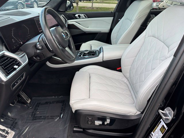 Used 2024 BMW X7 xDrive40i w/ M Sport Package AWD/4WD image 24