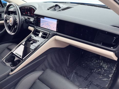 Certified 2024 Porsche Panamera image 25