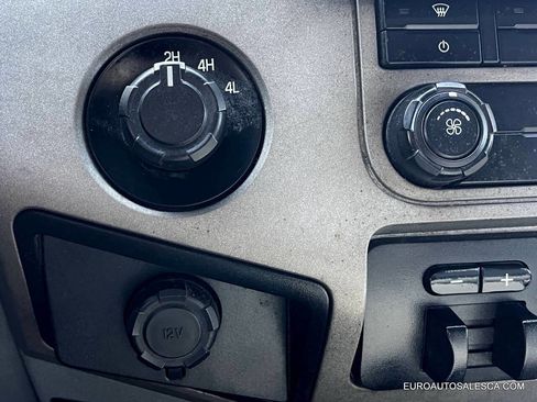 Used 2014 Ford F250 XLT w/ Camper Package image 17