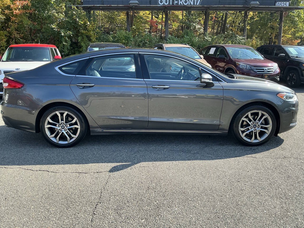 Used 2019 Ford Fusion SEL FWD image 4