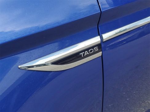 Used 2022 Volkswagen Taos SE image 13