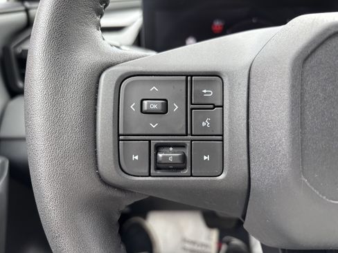 Used 2026 Toyota RAV4 XSE AWD/4WD image 18