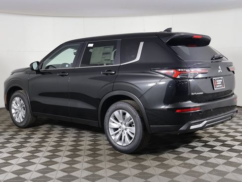 New 2026 Mitsubishi Outlander ES image 10