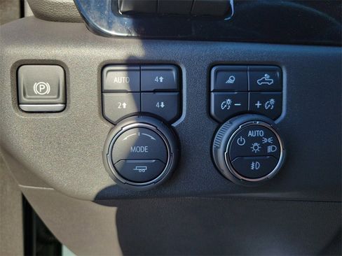 Used 2025 Chevrolet Silverado 1500 ZR2 w/ Technology Package image 19