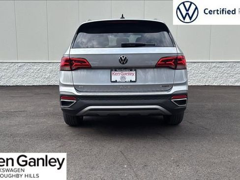 Used 2024 Volkswagen Taos SE image 5