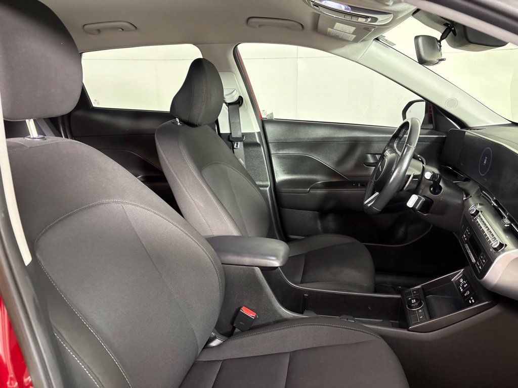 Used 2025 Hyundai Kona SEL FWD image 17