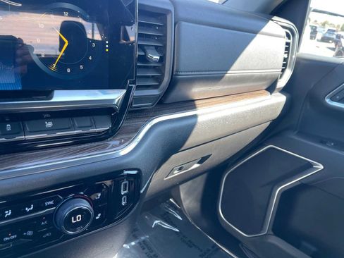 Used 2025 Chevrolet Silverado 1500 LT image 33