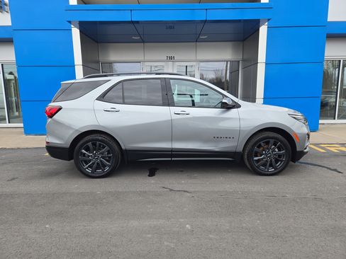 Used 2023 Chevrolet Equinox RS image 16