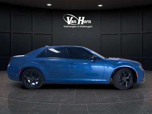 Used 2023 Chrysler 300 Touring w/ Sport Appearance Package RWD image 8